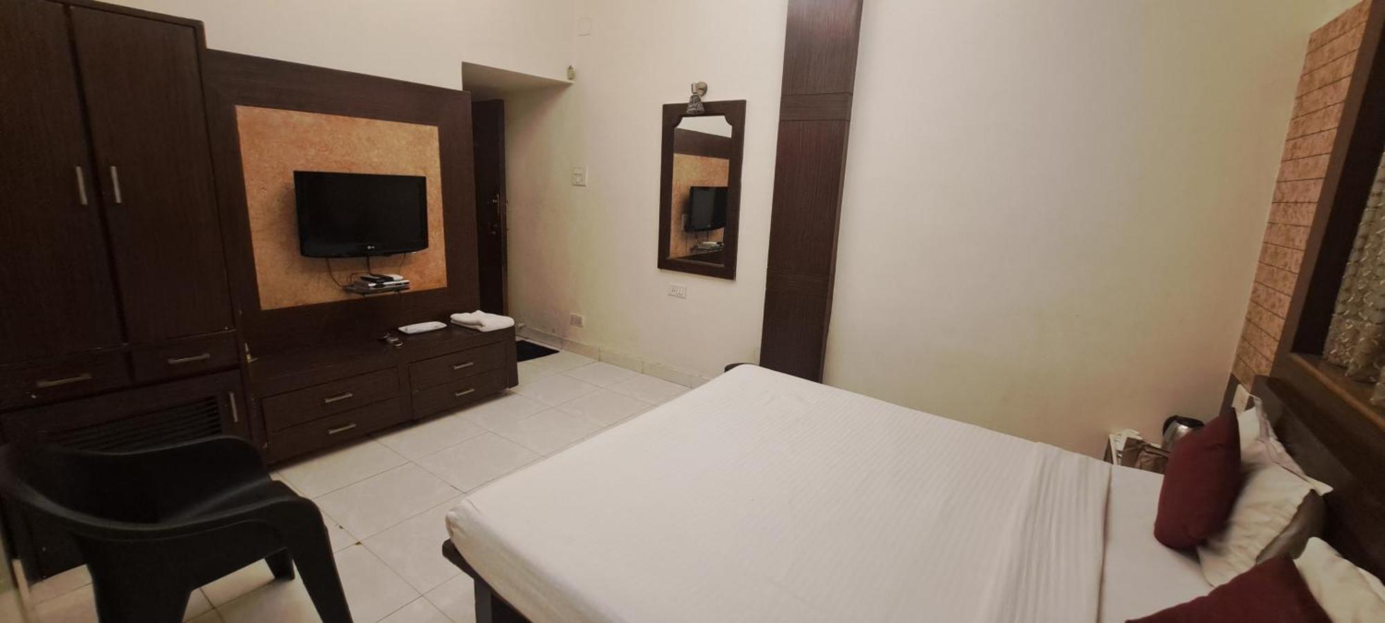 Hotel Shivam Пуне Екстер'єр фото