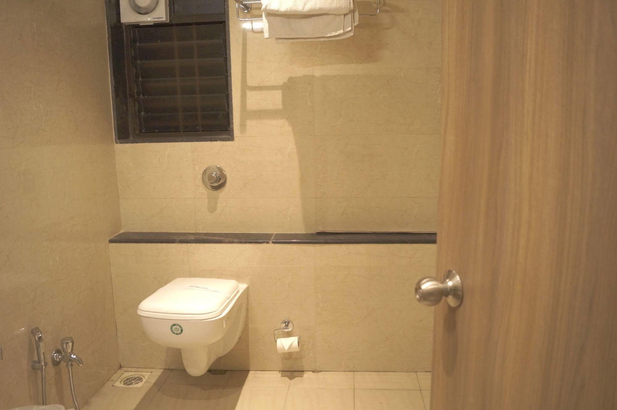 Hotel Shivam Пуне Екстер'єр фото